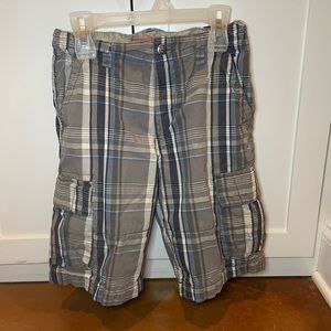 Levi’s cargo shorts, size 10 boys, color: gray plaid